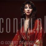 03-03-1978 Kate Bush at studio in Amsterdam.

[keywords]Posed, Half Length, Eyecontact, Singer[/keywords]